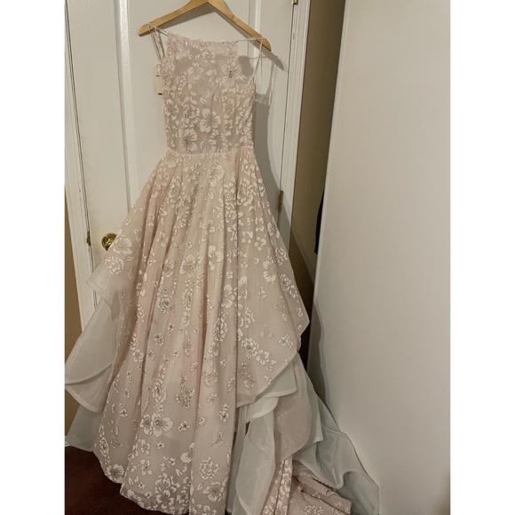 Hayley Paige Wedding Dress - Picture 2 of 6